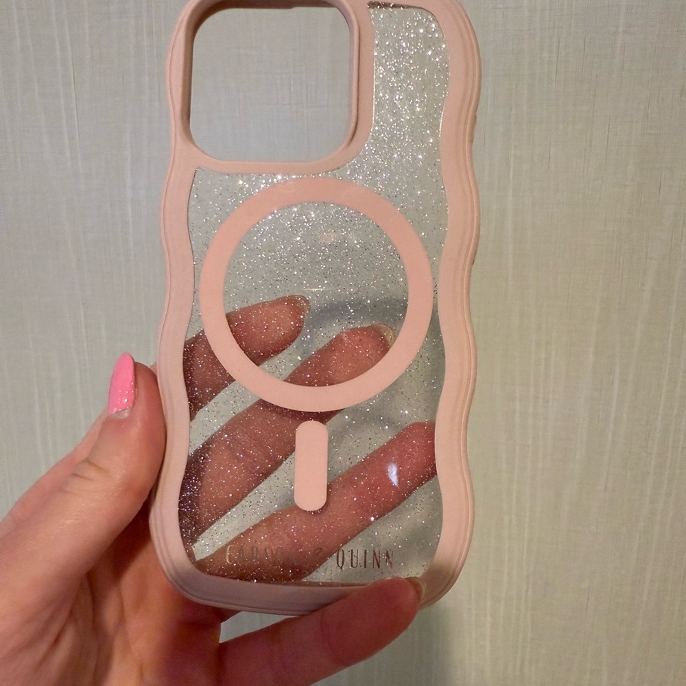 Glitter Wavy Phone Case 16 Pro